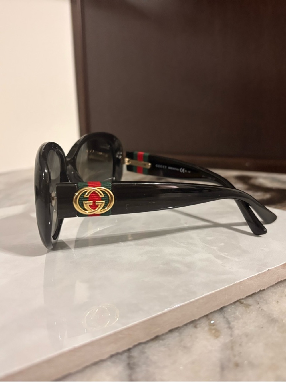 Gucci Black Women's Oversized Sunglasses with Brown Monogram Case - Picture 5 of 10